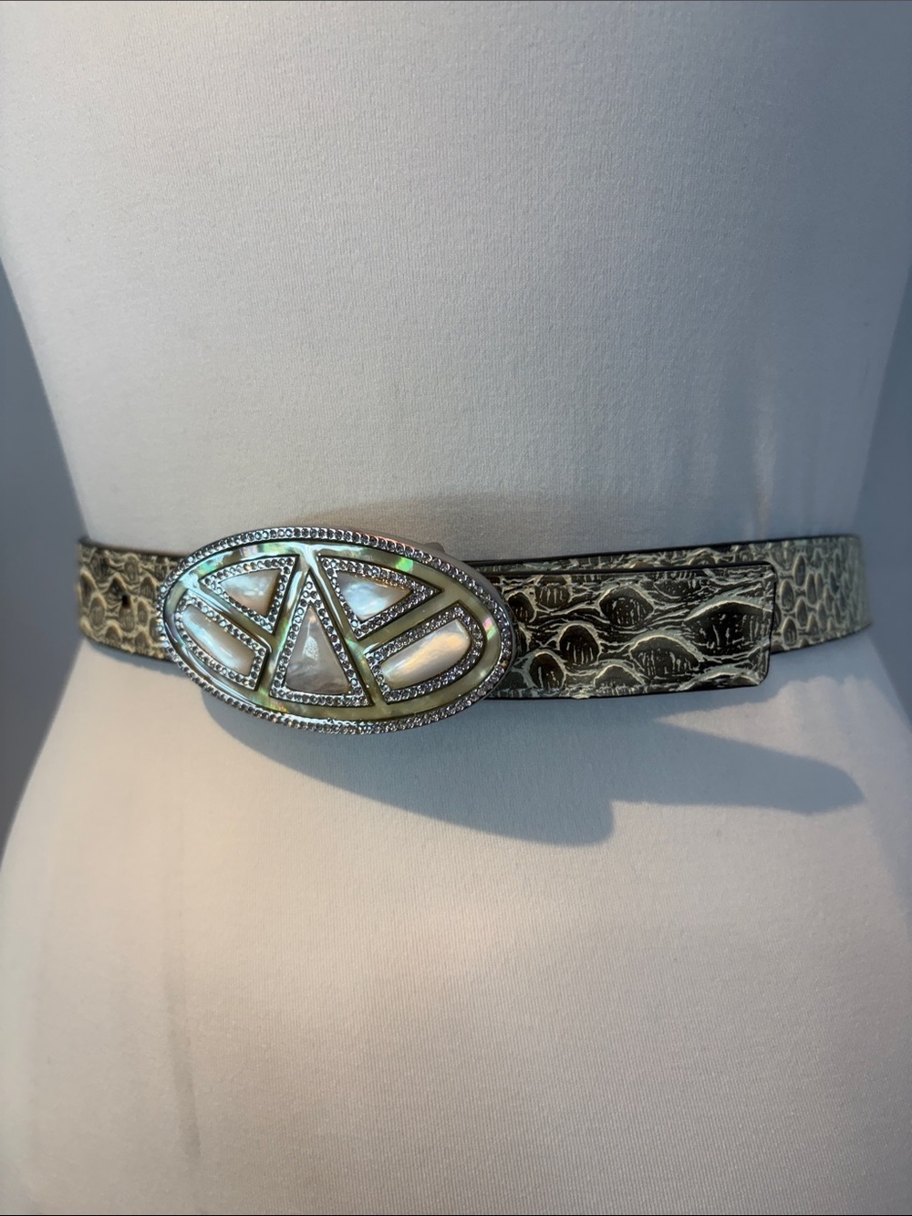 Cabi Vintage Gold Embossed Leather Belt Mother of Pearl Geometric Buckle Y2K